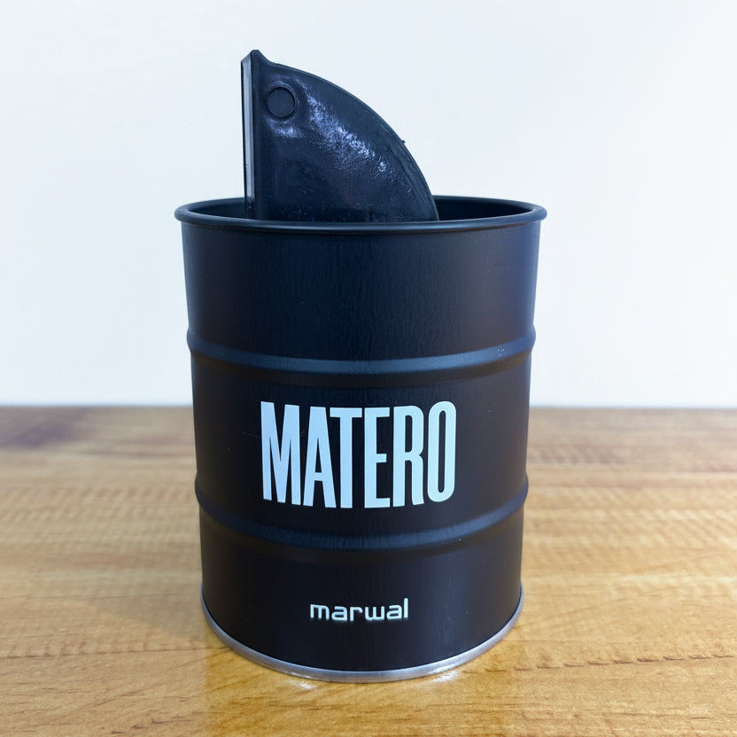 Yerbera Marwal Negra Hermética con Boquilla Dosificadora 250–300 g