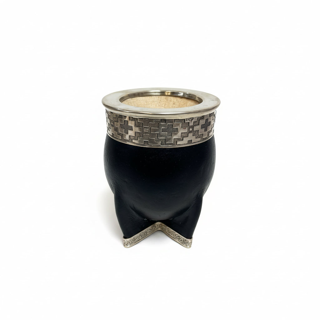 Mate Imperial Uruguayo de Calabaza con Virola y Base de Alpaca Cincelada – Forrado en Cuero - Emporio Pewmayen